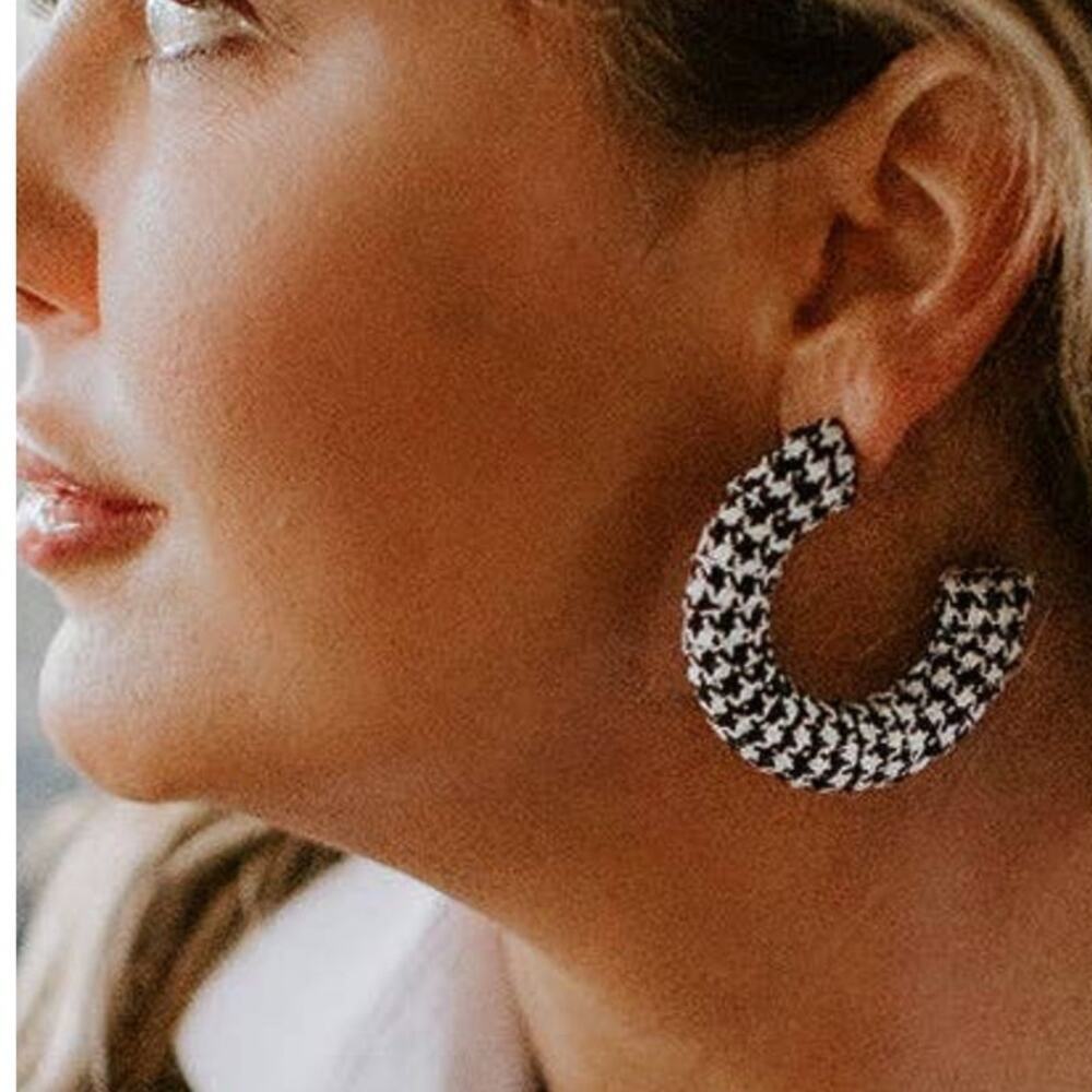 Reese Houndstooth Statement Hoop Earrings in Black and White
